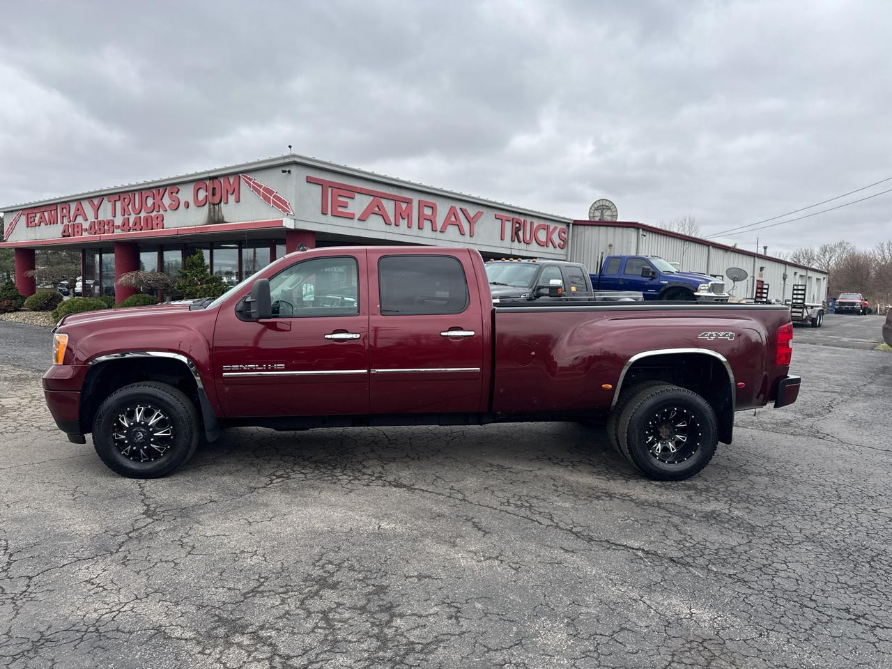 GMC Sierra 3500HD 4WD Crew Cab 167.7" Denali 2013
