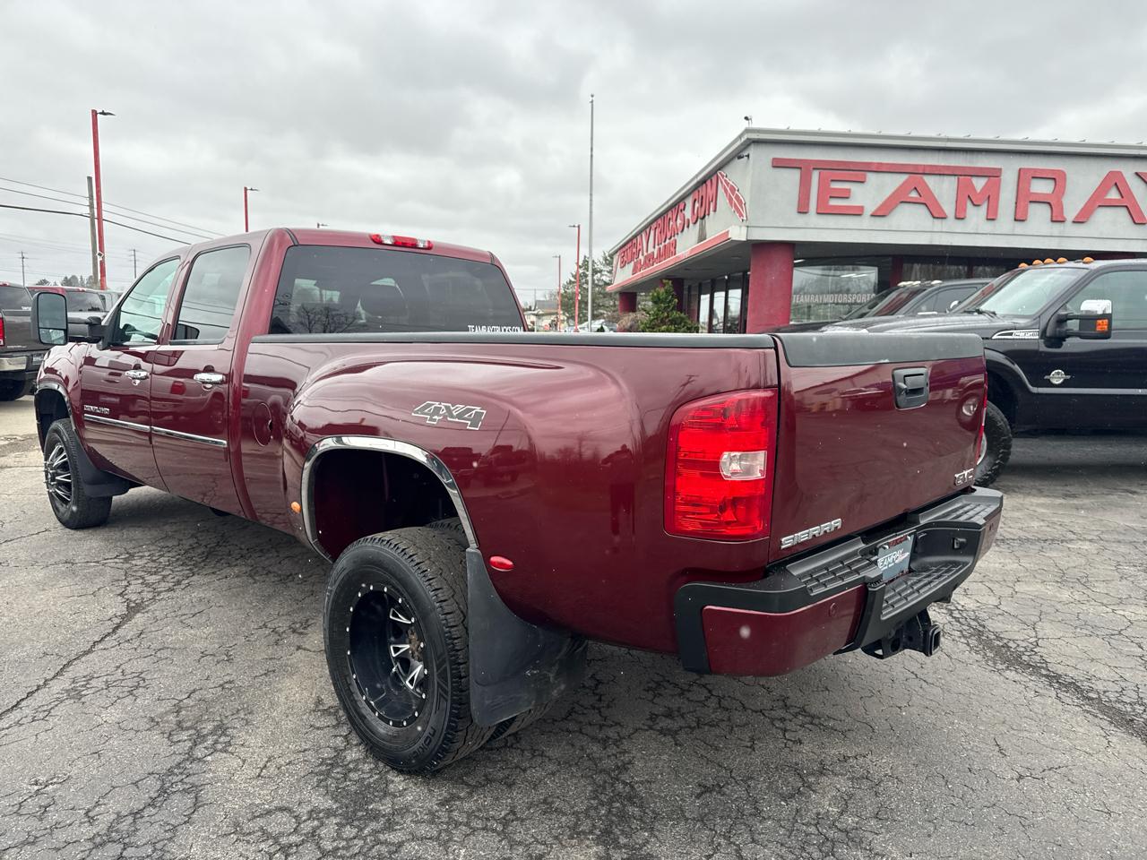 GMC Sierra 3500HD 4WD Crew Cab 167.7" Denali 2013