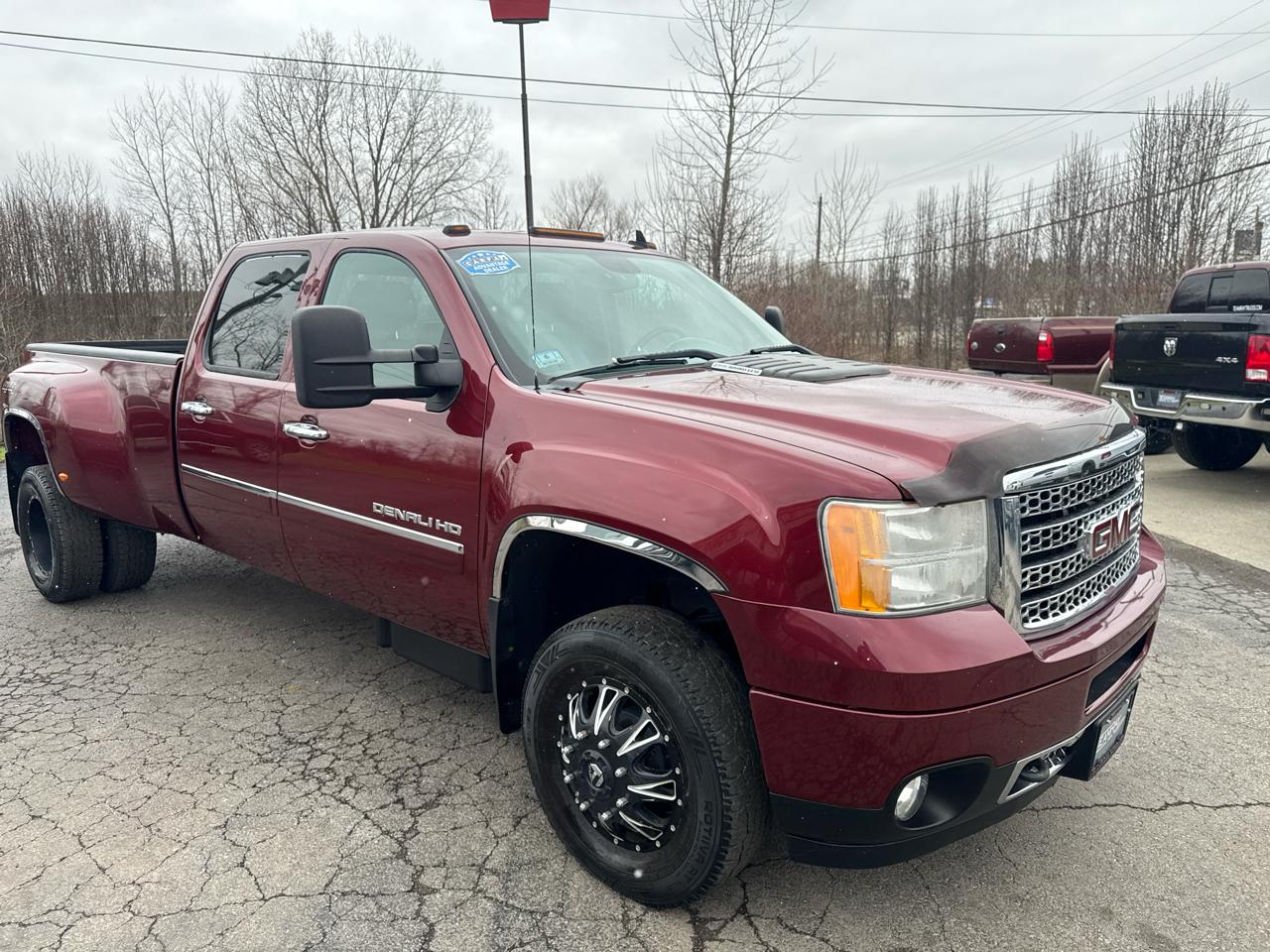 GMC Sierra 3500HD 4WD Crew Cab 167.7" Denali 2013
