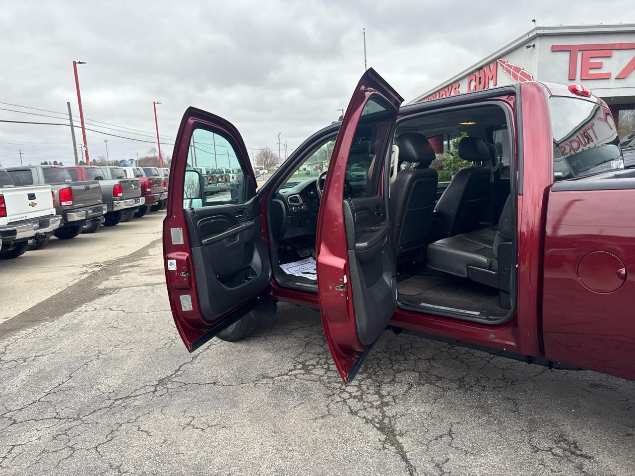 GMC Sierra 3500HD 4WD Crew Cab 167.7" Denali 2013