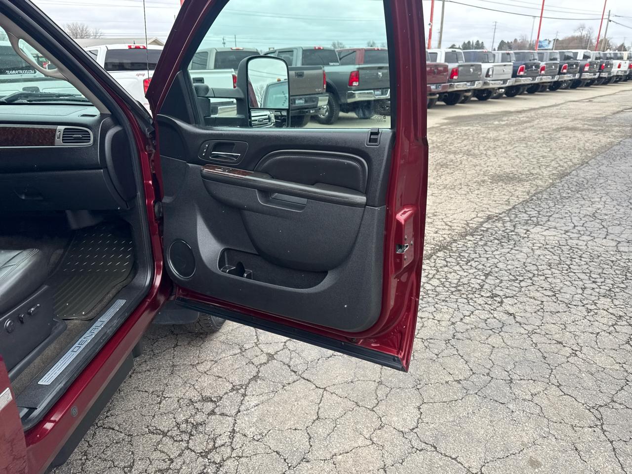 GMC Sierra 3500HD 4WD Crew Cab 167.7" Denali 2013