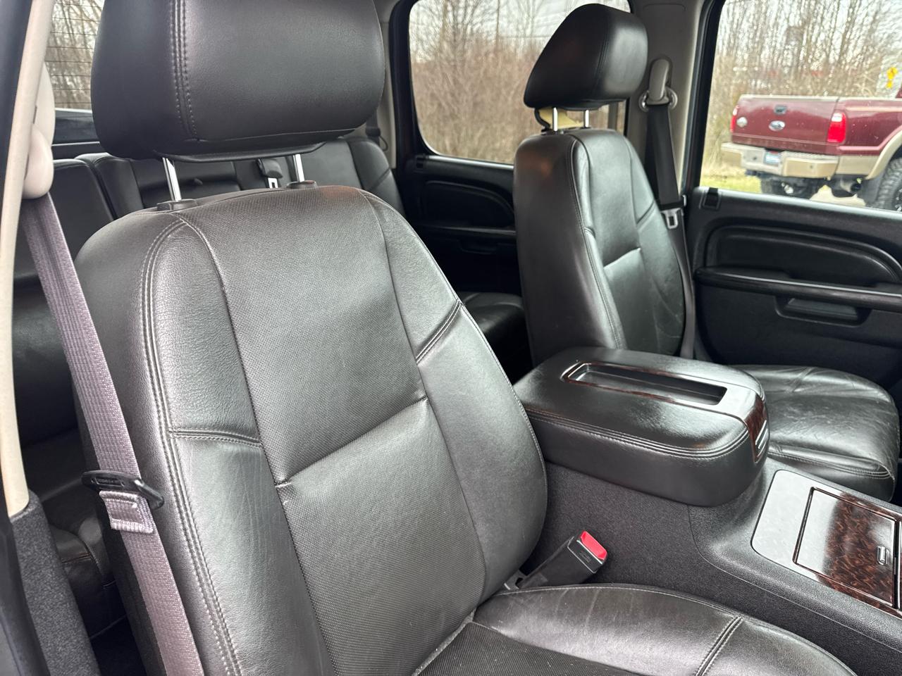 GMC Sierra 3500HD 4WD Crew Cab 167.7" Denali 2013