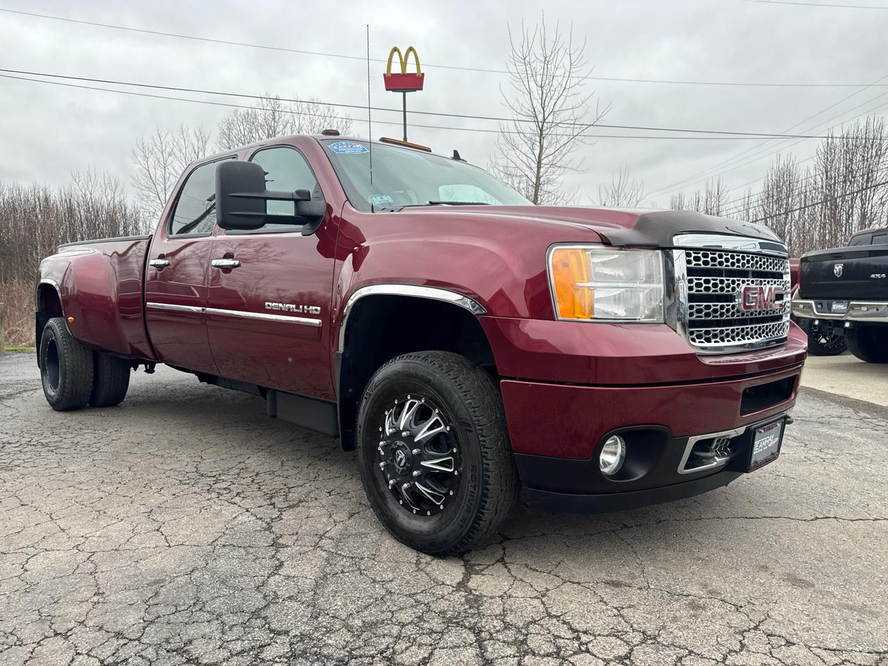 GMC Sierra 3500HD 4WD Crew Cab 167.7" Denali 2013