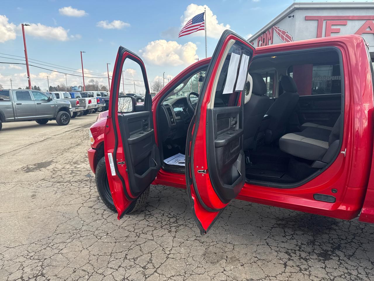 RAM 2500 4WD Crew Cab 149" ST 2011