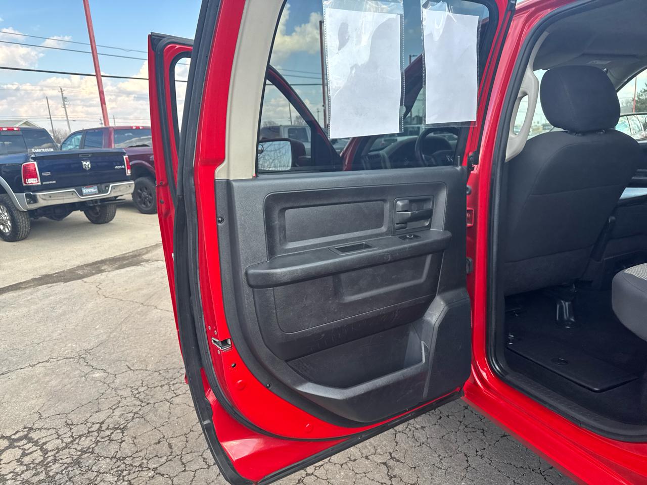 RAM 2500 4WD Crew Cab 149" ST 2011