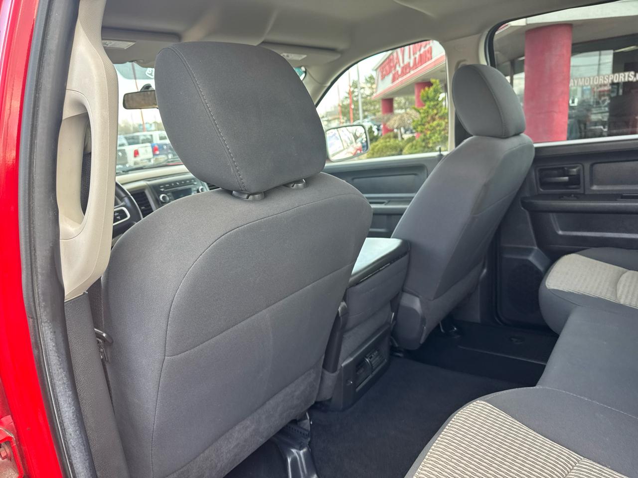 RAM 2500 4WD Crew Cab 149" ST 2011