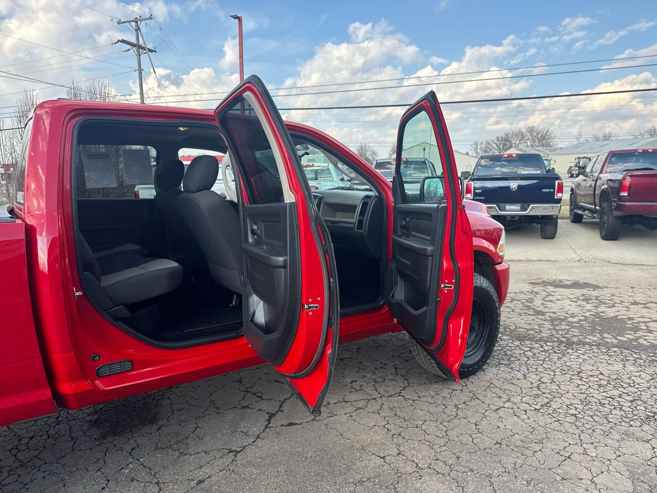 RAM 2500 4WD Crew Cab 149" ST 2011