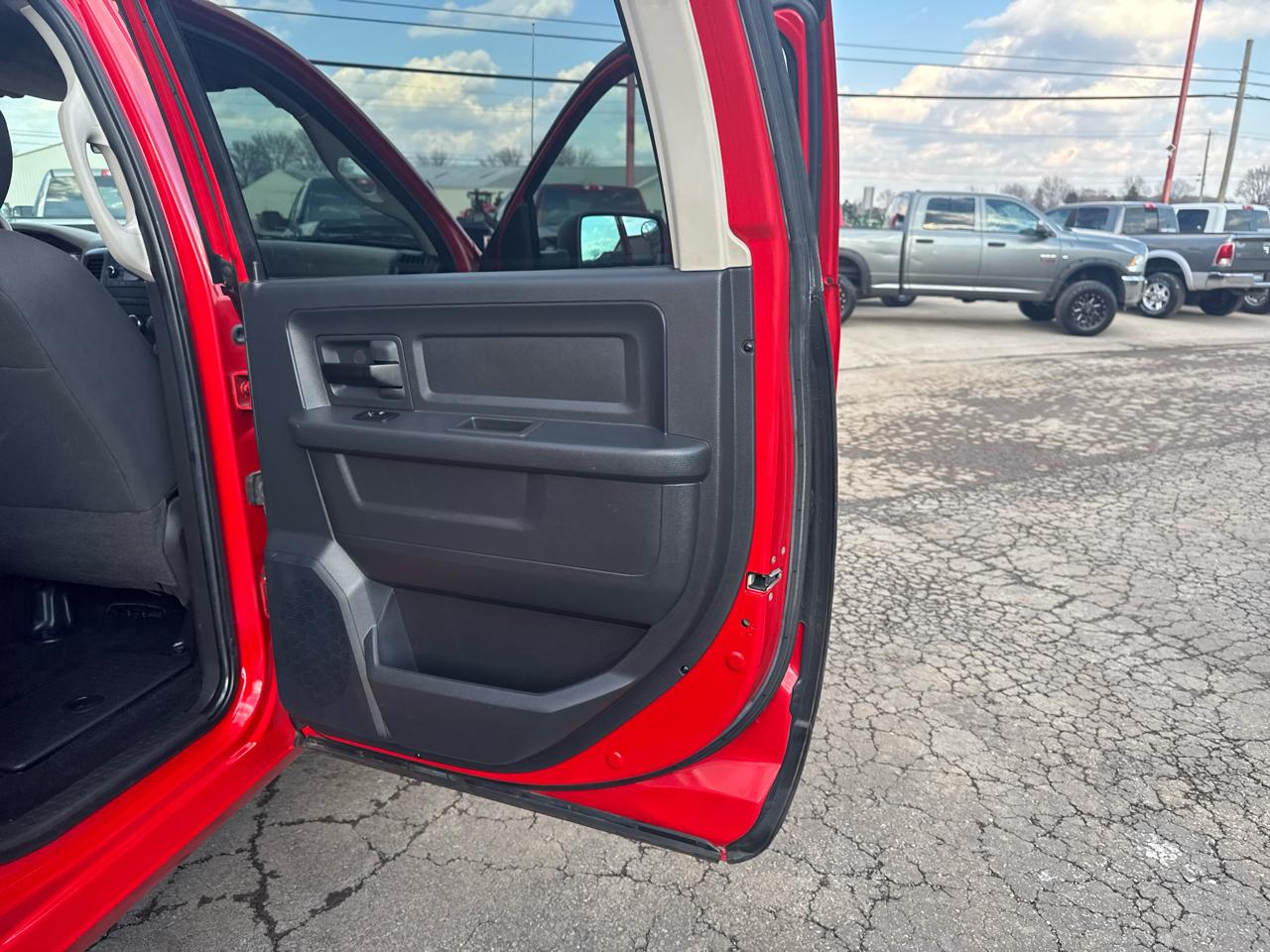 RAM 2500 4WD Crew Cab 149" ST 2011