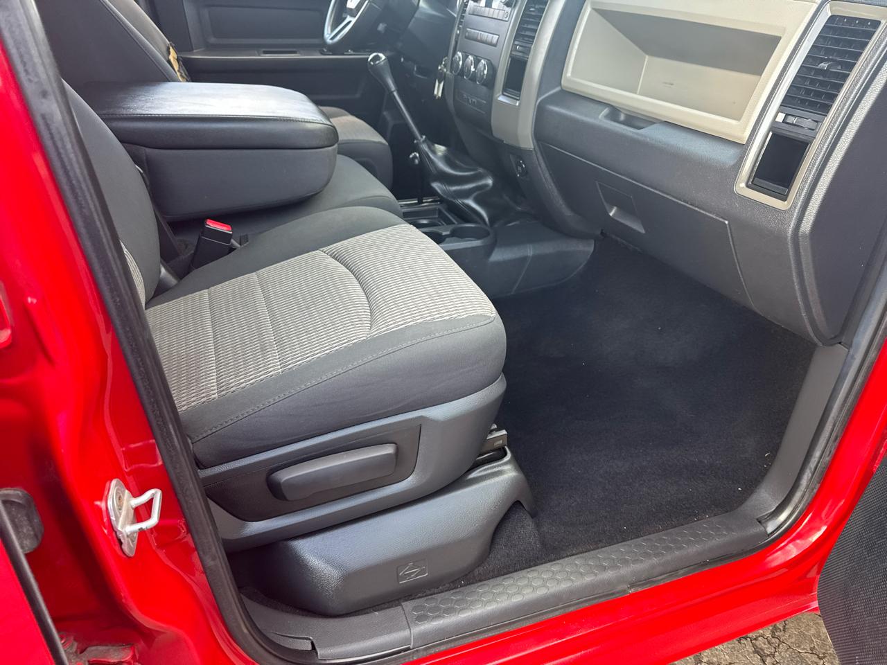 RAM 2500 4WD Crew Cab 149" ST 2011