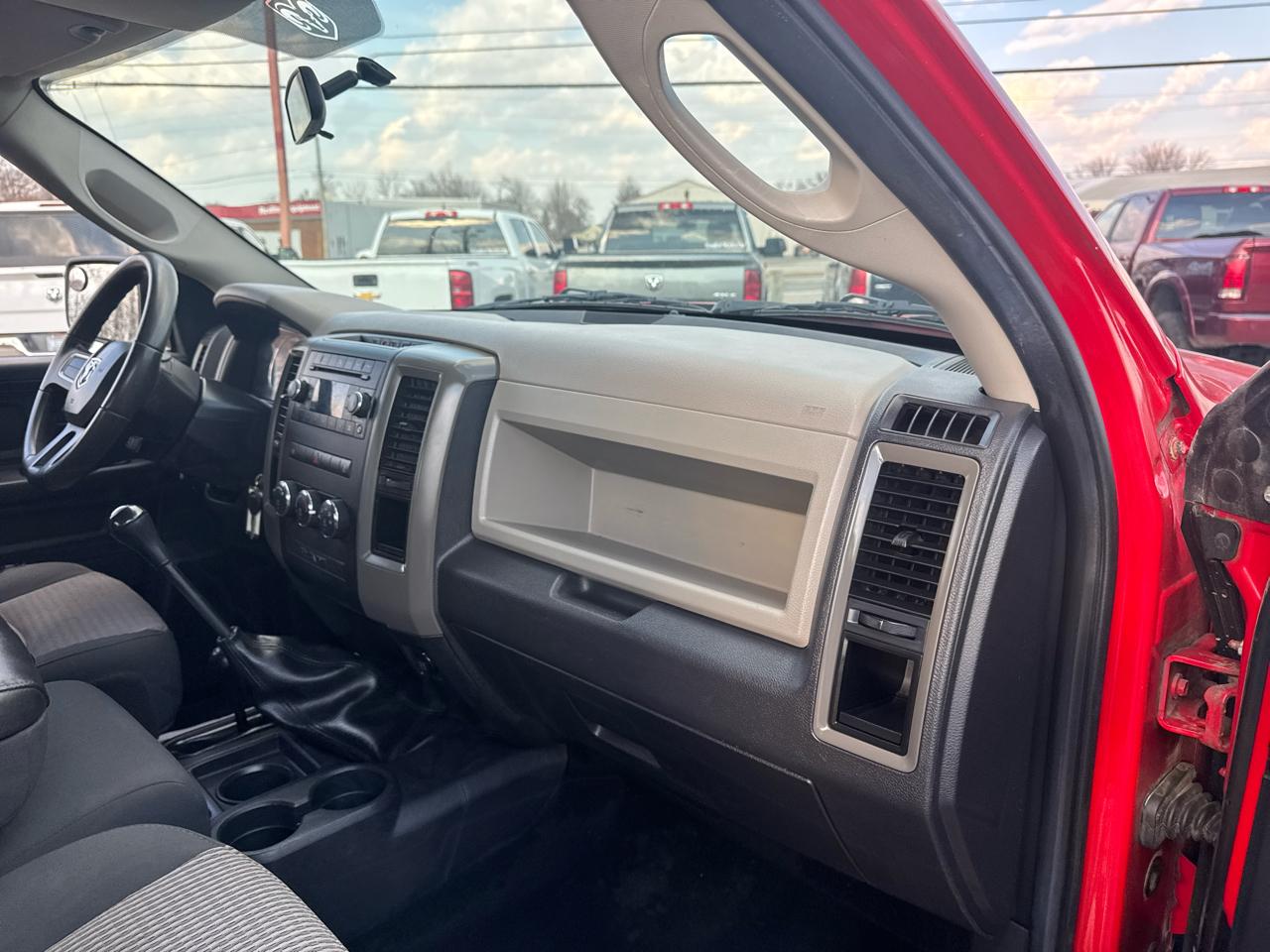 RAM 2500 4WD Crew Cab 149" ST 2011