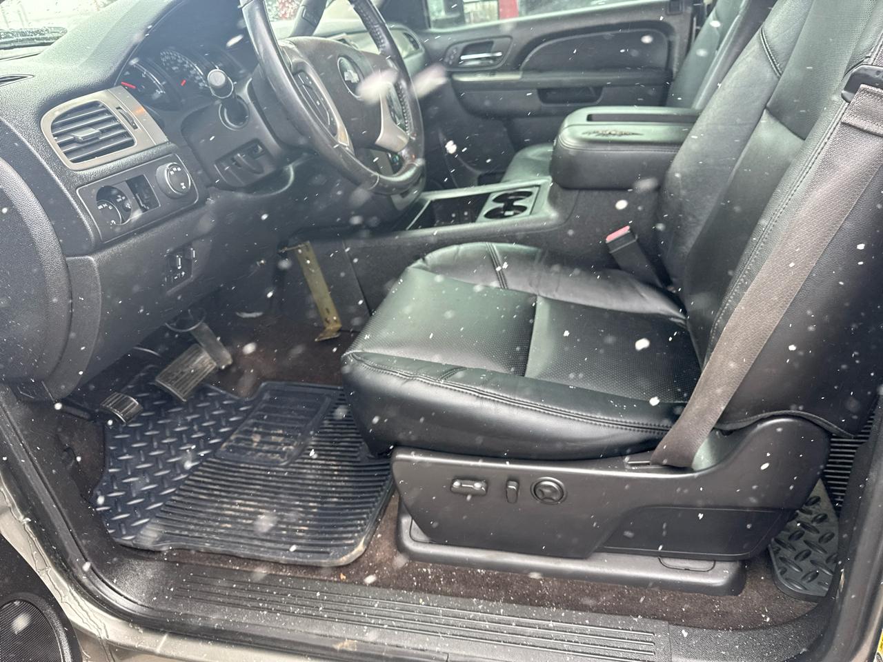 Chevrolet Silverado 2500HD 4WD Crew Cab 153.7" LTZ 2013