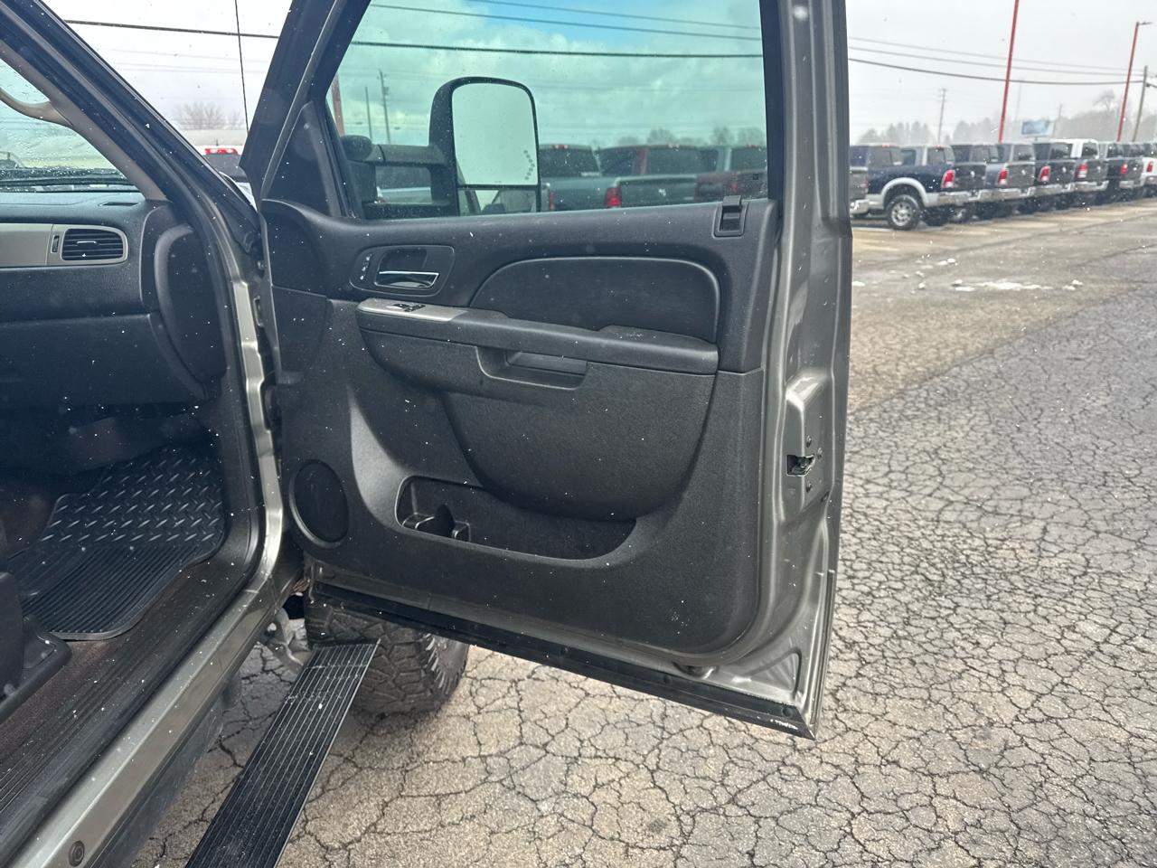 Chevrolet Silverado 2500HD 4WD Crew Cab 153.7" LTZ 2013