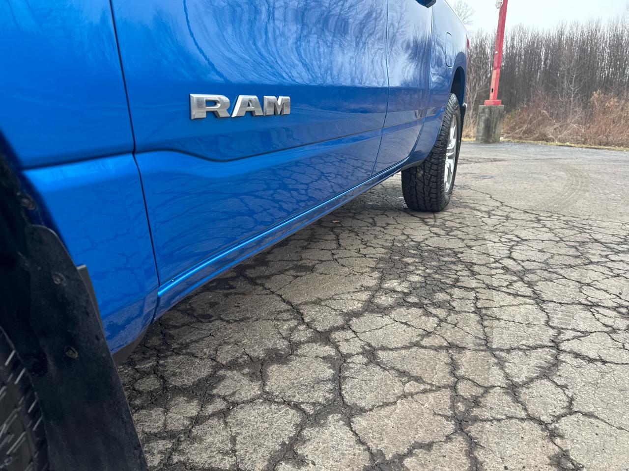 RAM 1500 Big Horn 4x4 Quad Cab 6'4" Box 2021