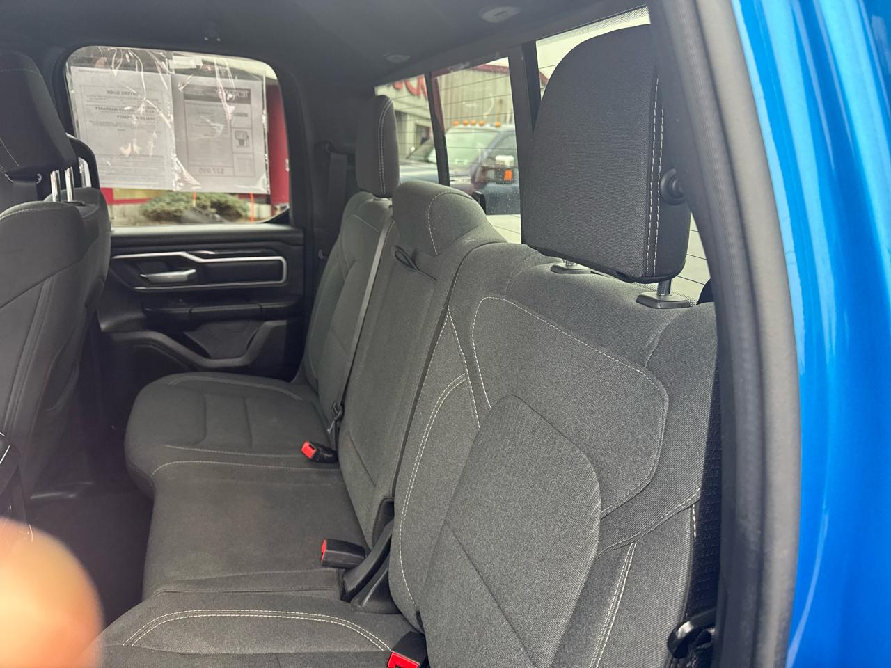 RAM 1500 Big Horn 4x4 Quad Cab 6'4" Box 2021