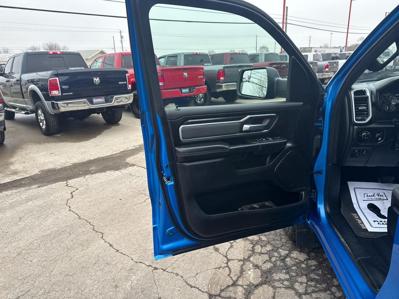 RAM 1500 Big Horn 4x4 Quad Cab 6'4" Box 2021