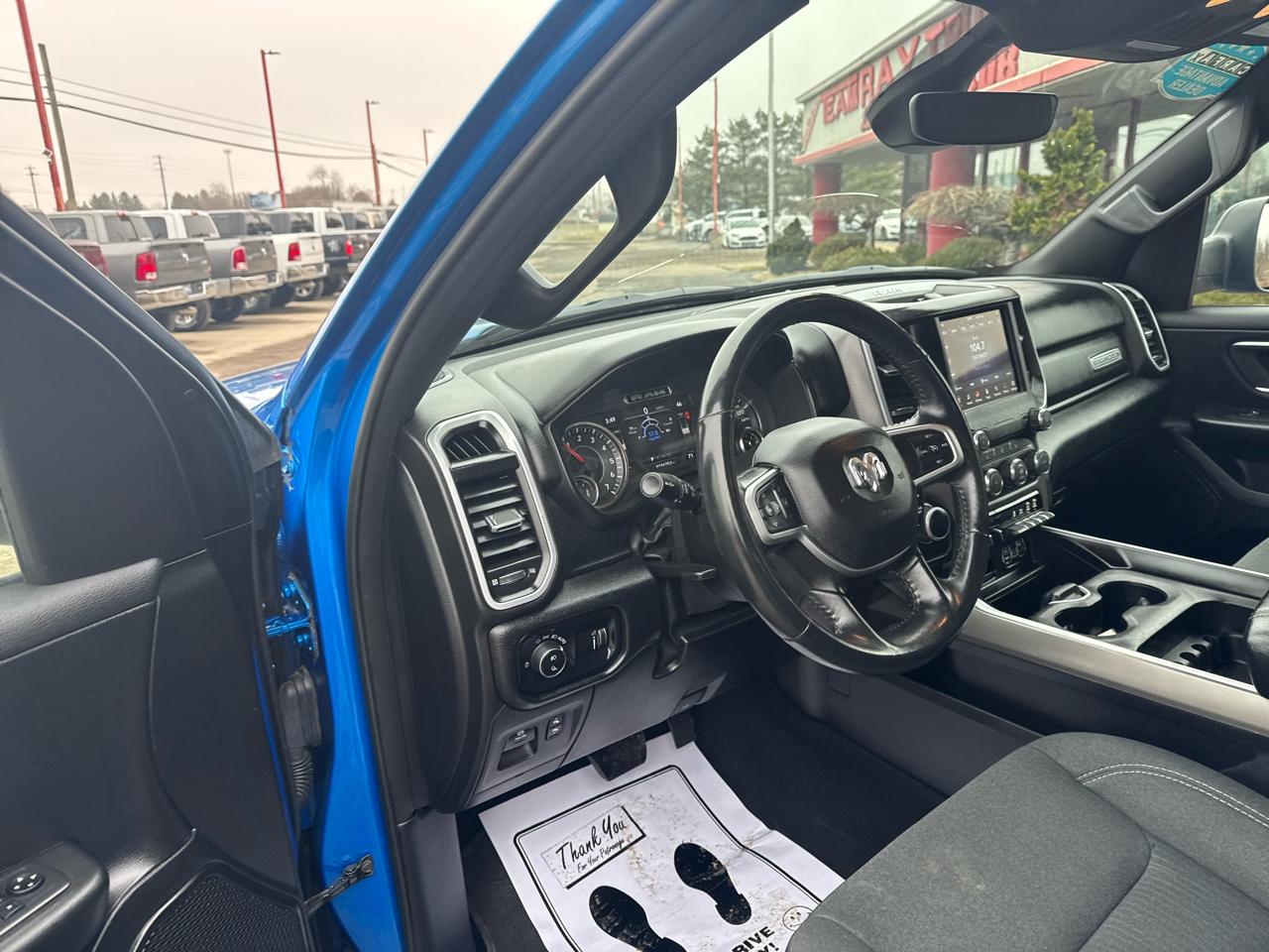 RAM 1500 Big Horn 4x4 Quad Cab 6'4" Box 2021