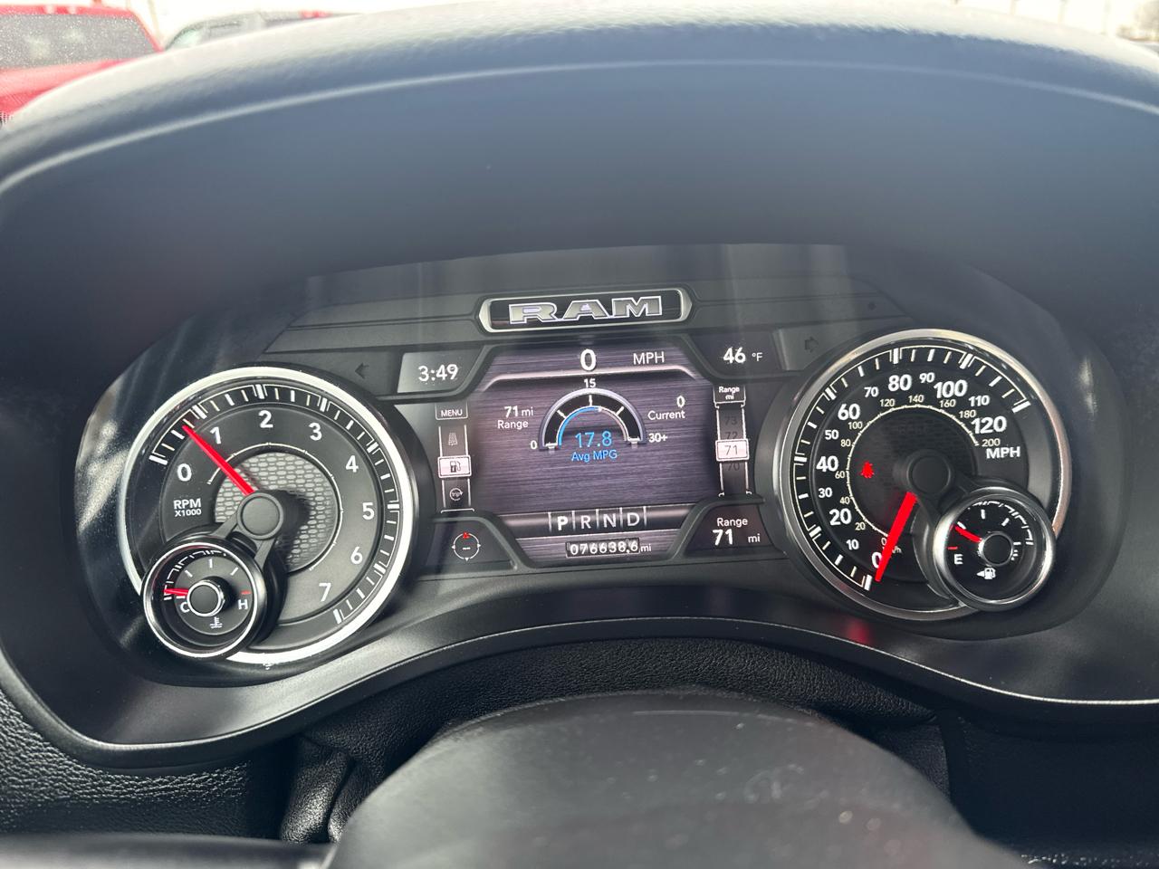 RAM 1500 Big Horn 4x4 Quad Cab 6'4" Box 2021