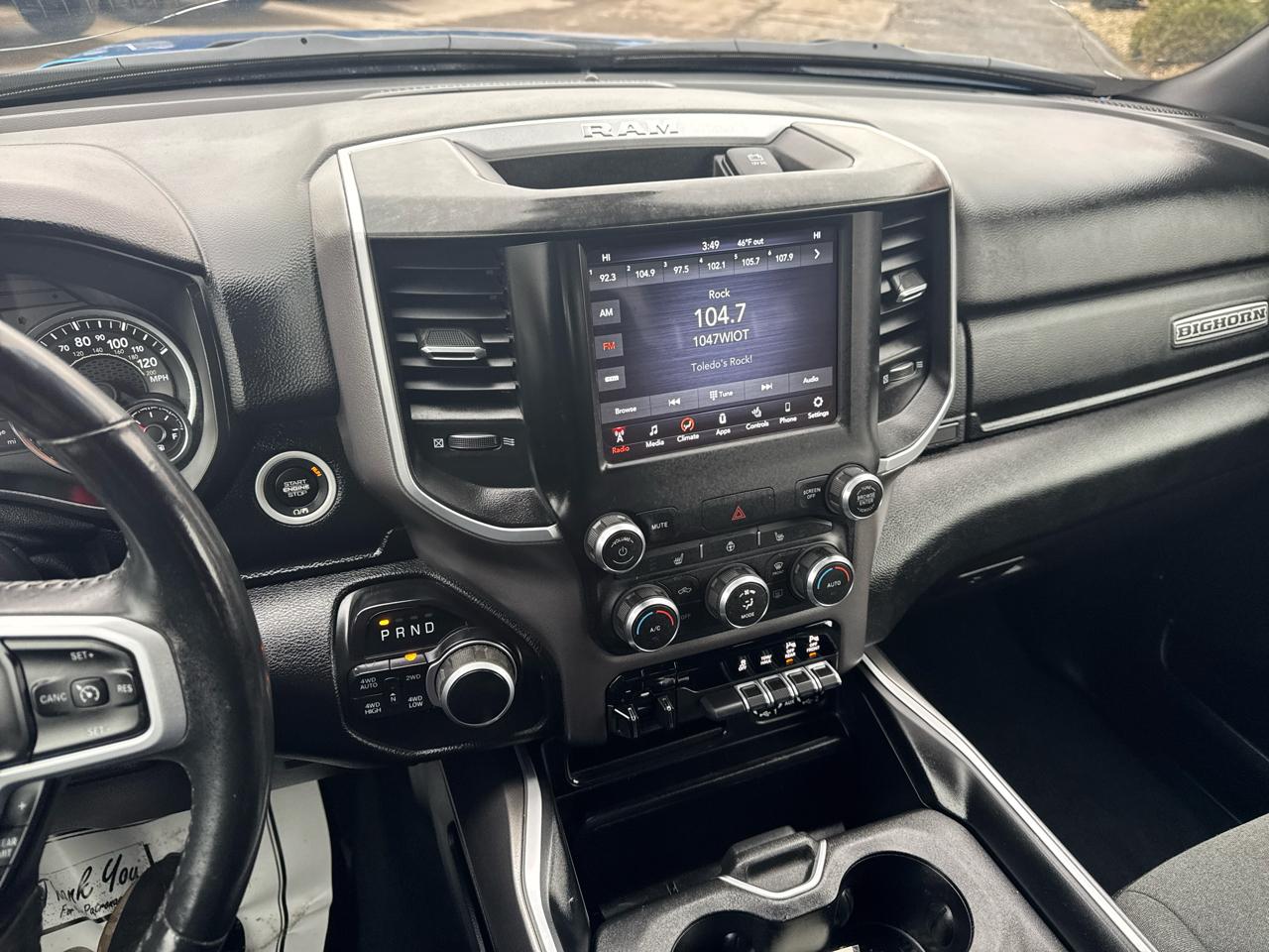 RAM 1500 Big Horn 4x4 Quad Cab 6'4" Box 2021