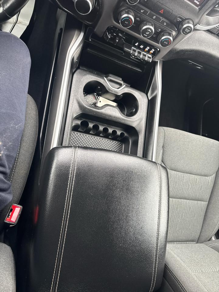 RAM 1500 Big Horn 4x4 Quad Cab 6'4" Box 2021