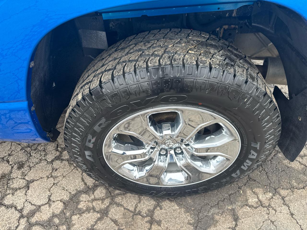 RAM 1500 Big Horn 4x4 Quad Cab 6'4" Box 2021