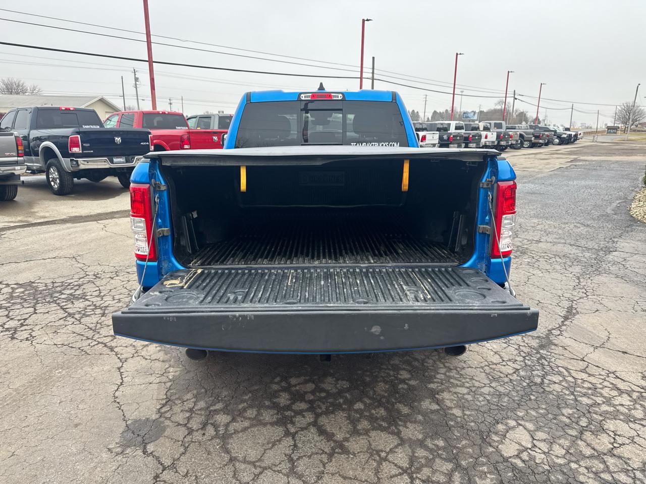 RAM 1500 Big Horn 4x4 Quad Cab 6'4" Box 2021