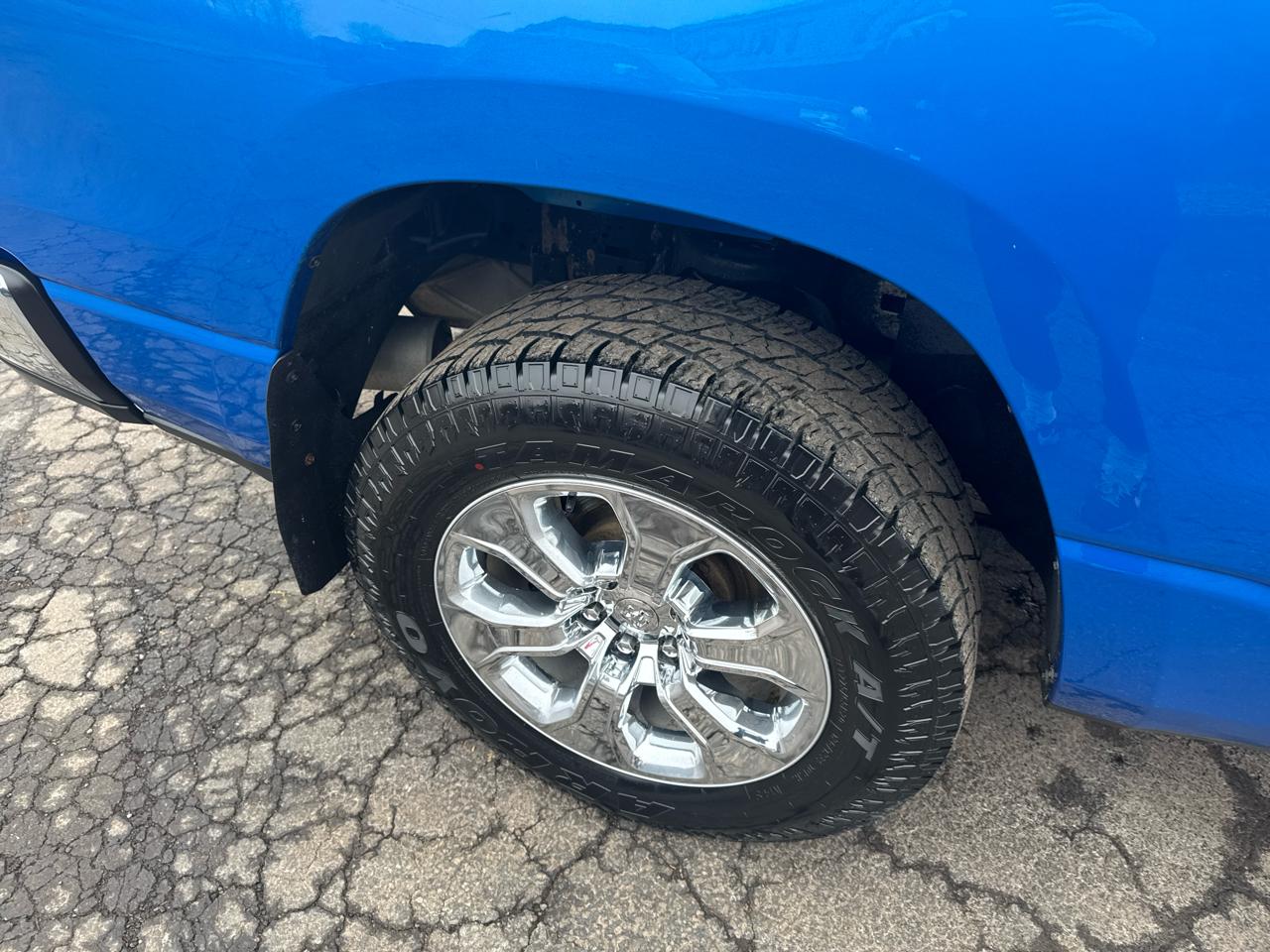 RAM 1500 Big Horn 4x4 Quad Cab 6'4" Box 2021