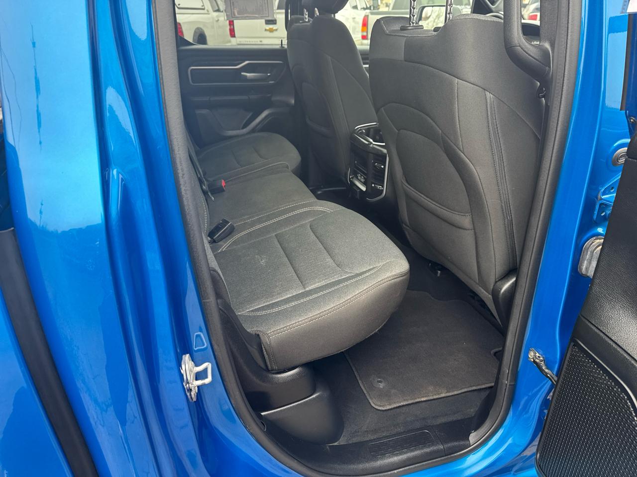 RAM 1500 Big Horn 4x4 Quad Cab 6'4" Box 2021