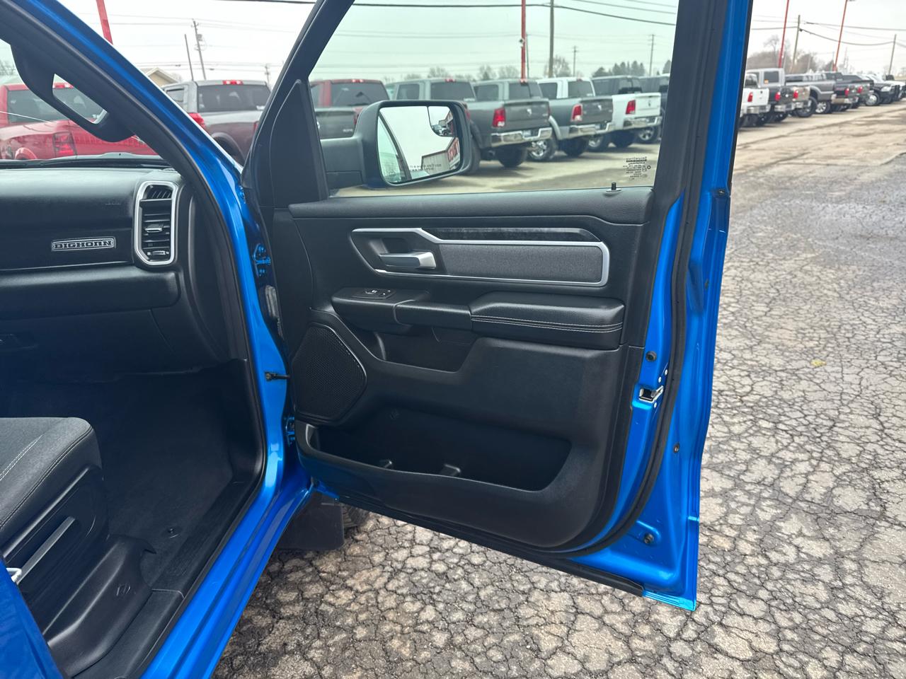 RAM 1500 Big Horn 4x4 Quad Cab 6'4" Box 2021