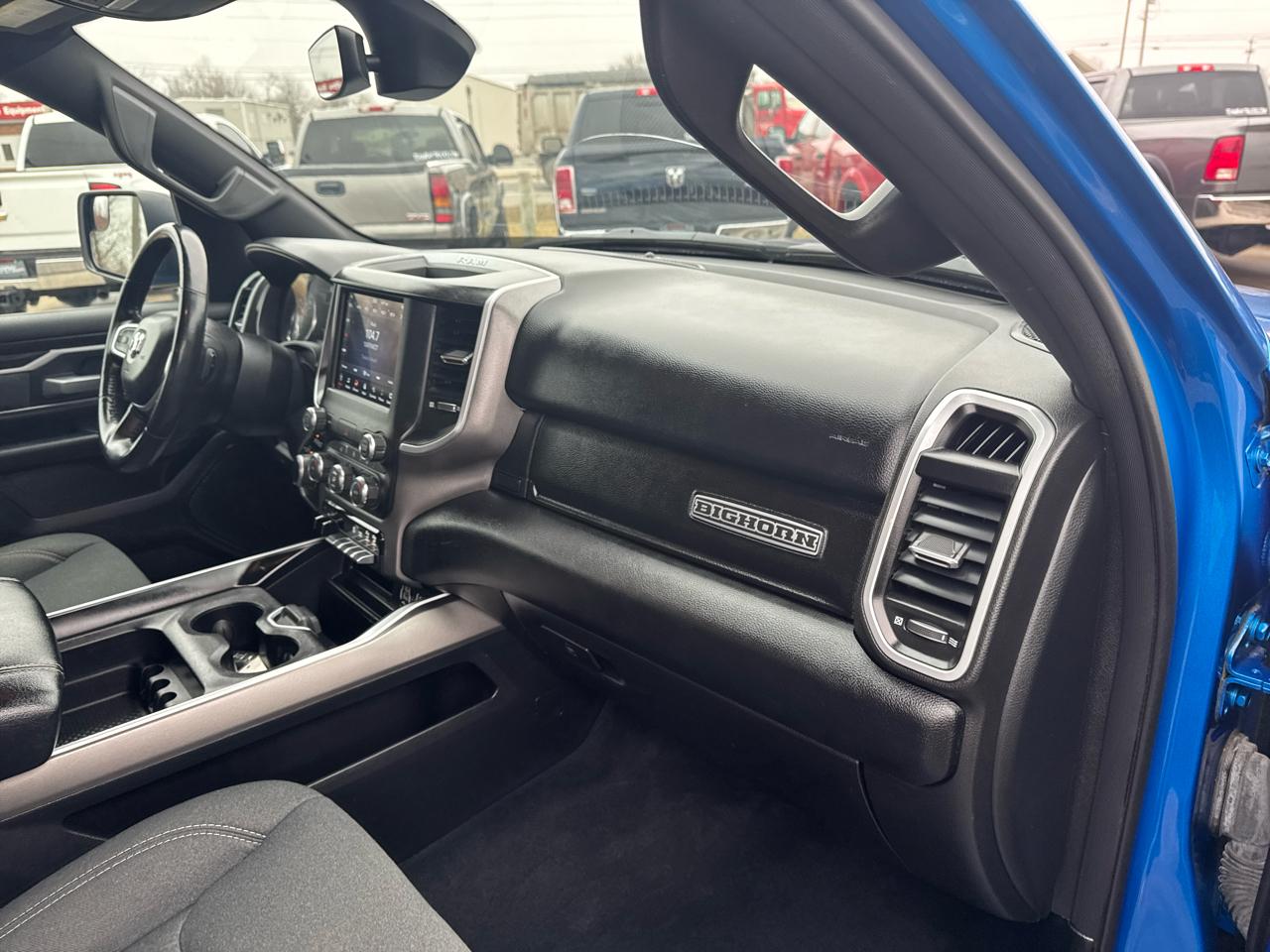 RAM 1500 Big Horn 4x4 Quad Cab 6'4" Box 2021