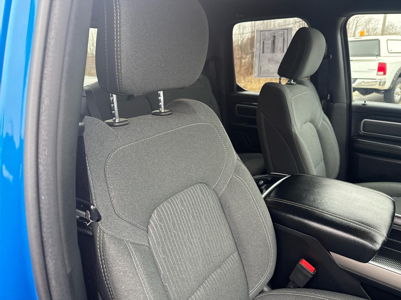 RAM 1500 Big Horn 4x4 Quad Cab 6'4" Box 2021