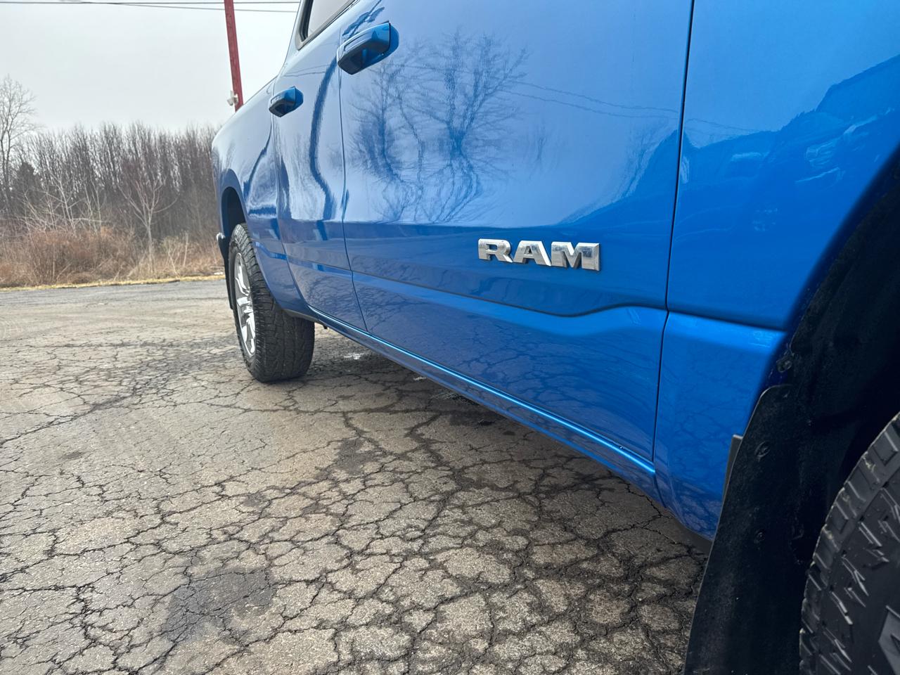 RAM 1500 Big Horn 4x4 Quad Cab 6'4" Box 2021