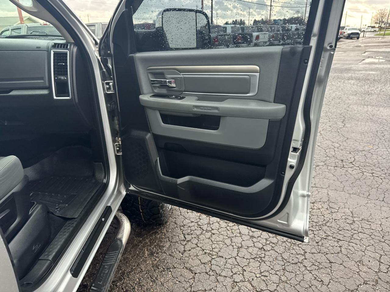 RAM 2500 4WD Crew Cab 149" Outdoorsman 2014