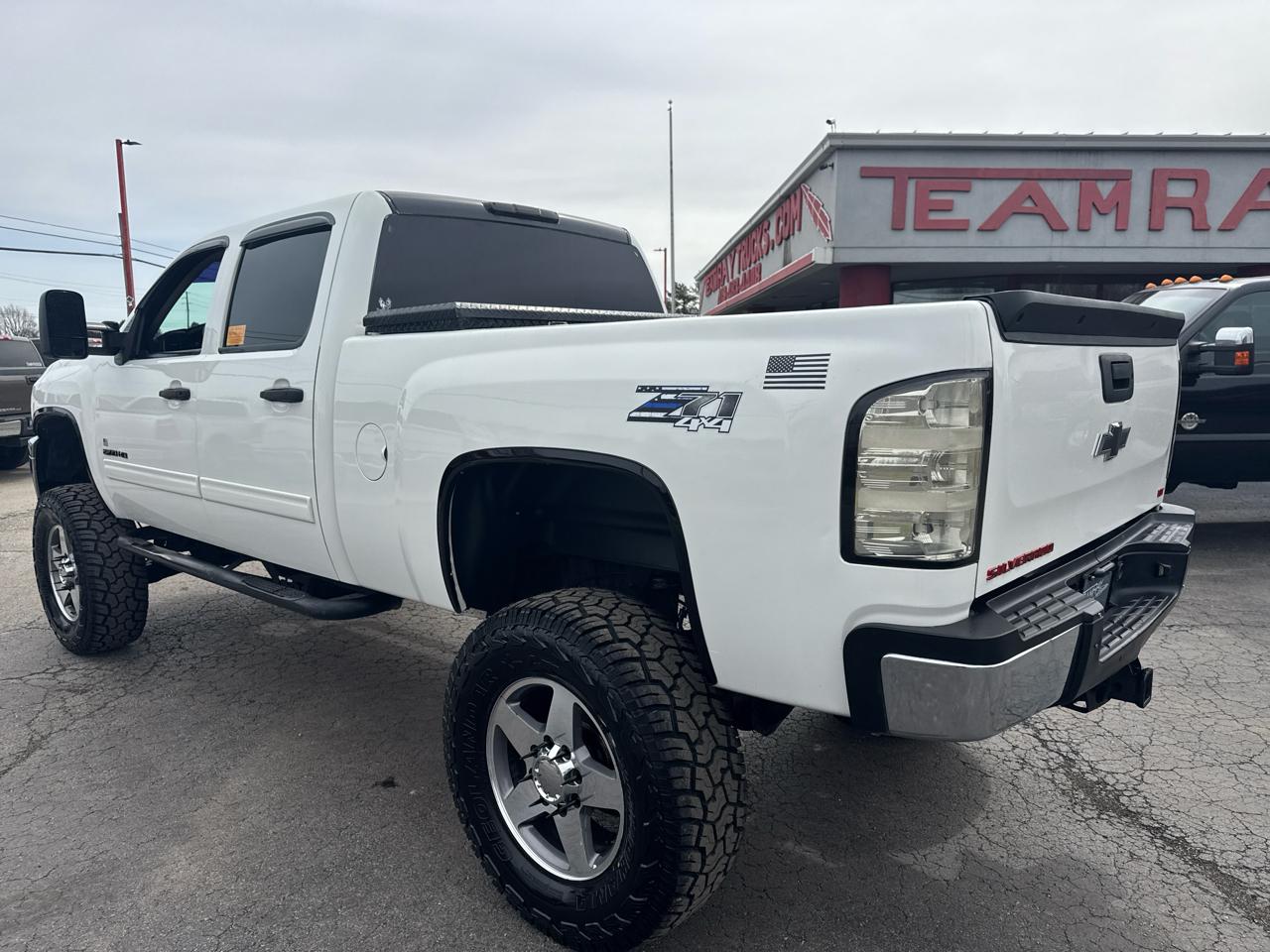 Chevrolet Silverado 2500HD 4WD Crew Cab 153.7" LT 2011