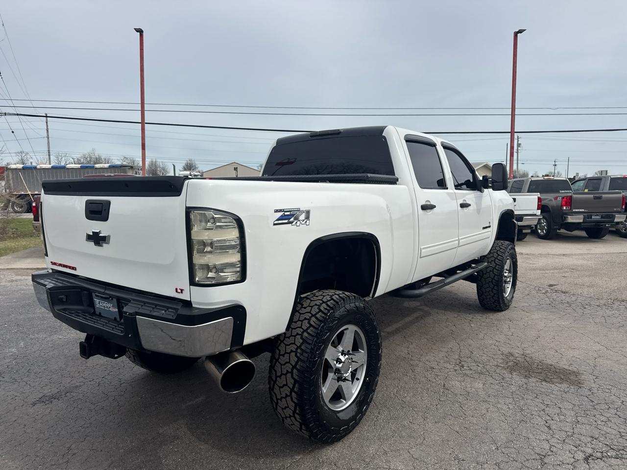 Chevrolet Silverado 2500HD 4WD Crew Cab 153.7" LT 2011