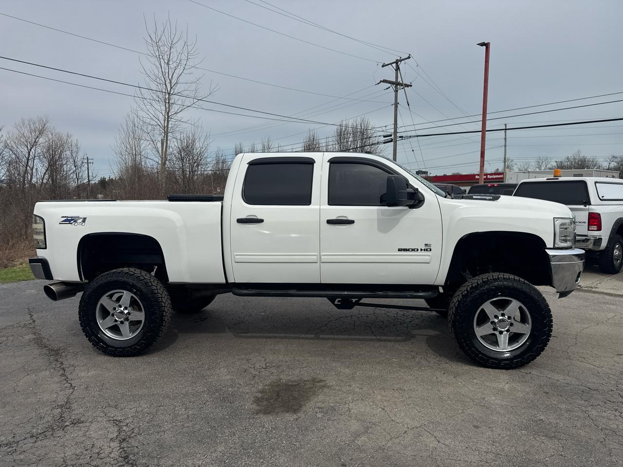 Chevrolet Silverado 2500HD 4WD Crew Cab 153.7" LT 2011