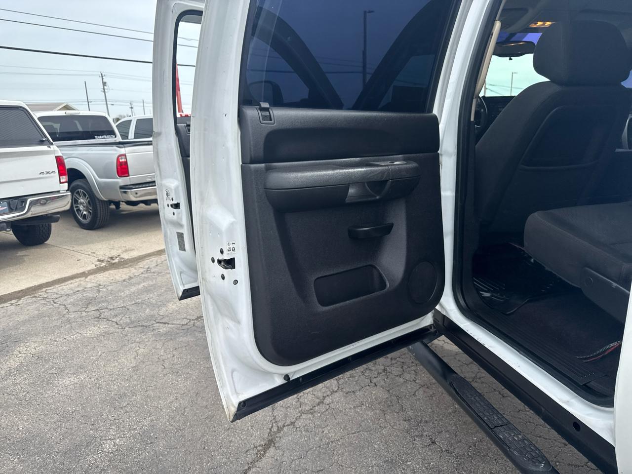 Chevrolet Silverado 2500HD 4WD Crew Cab 153.7" LT 2011