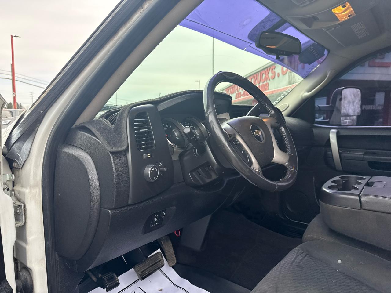 Chevrolet Silverado 2500HD 4WD Crew Cab 153.7" LT 2011