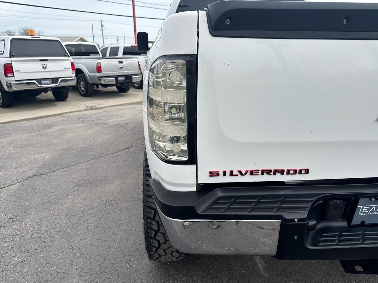 Chevrolet Silverado 2500HD 4WD Crew Cab 153.7" LT 2011