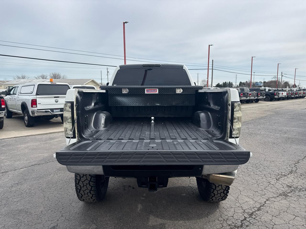 Chevrolet Silverado 2500HD 4WD Crew Cab 153.7" LT 2011