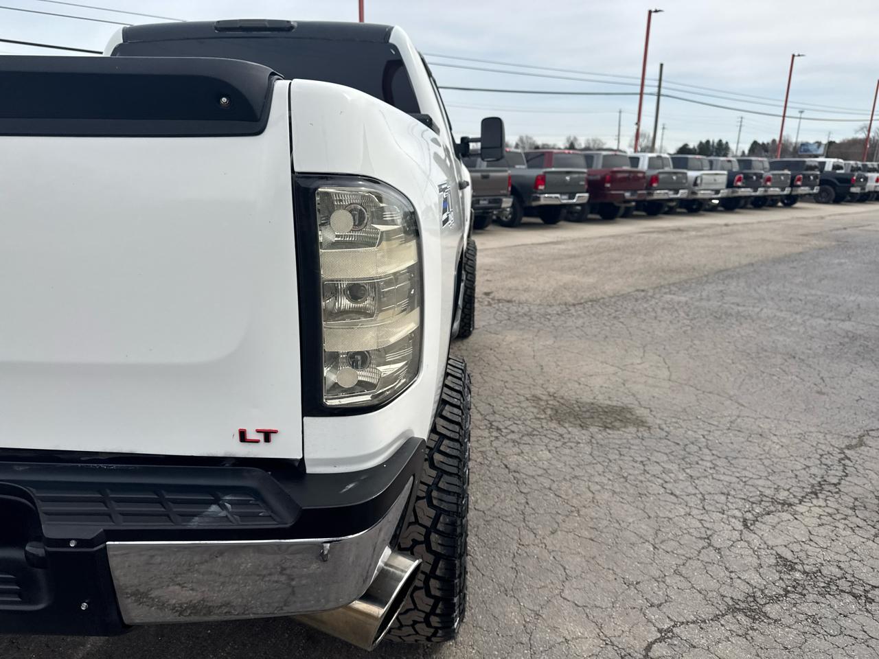 Chevrolet Silverado 2500HD 4WD Crew Cab 153.7" LT 2011