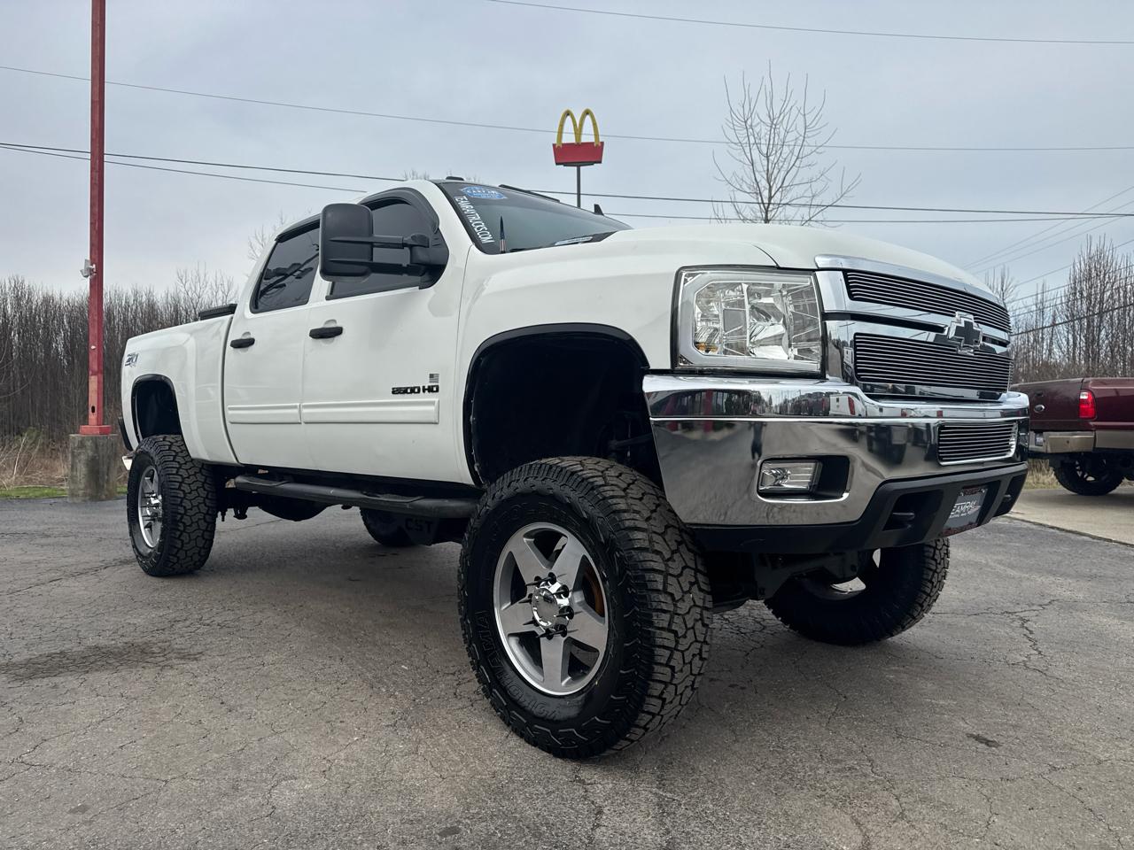 Chevrolet Silverado 2500HD 4WD Crew Cab 153.7" LT 2011