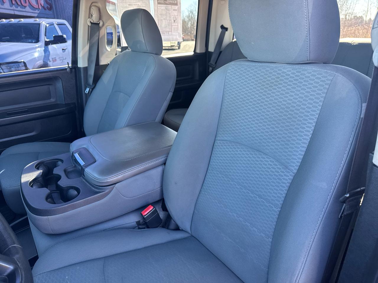 RAM 1500 4WD Crew Cab 149" Tradesman 2016