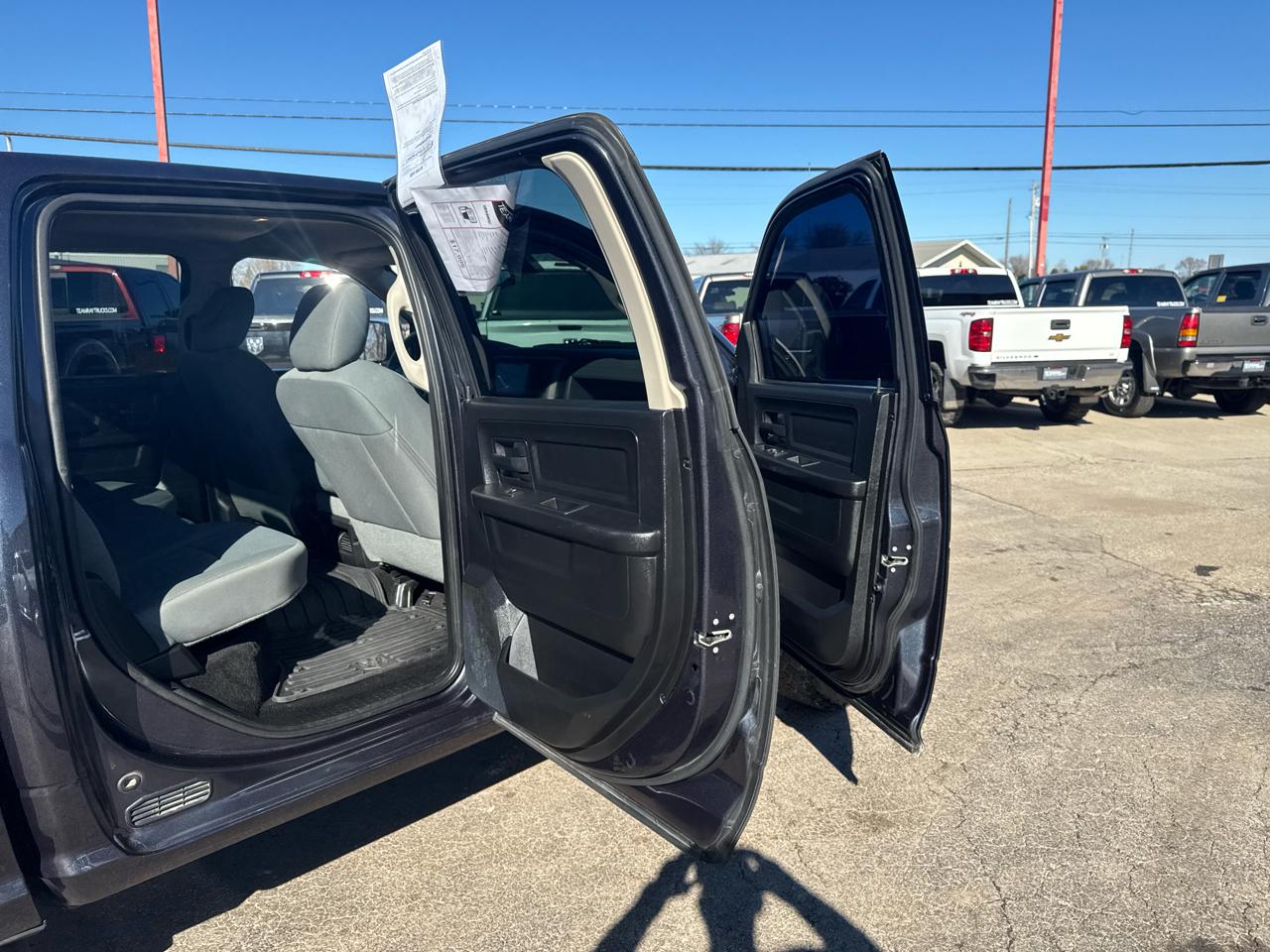RAM 1500 4WD Crew Cab 149" Tradesman 2016