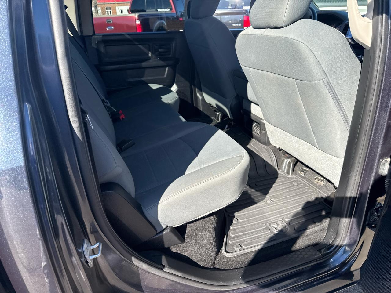 RAM 1500 4WD Crew Cab 149" Tradesman 2016