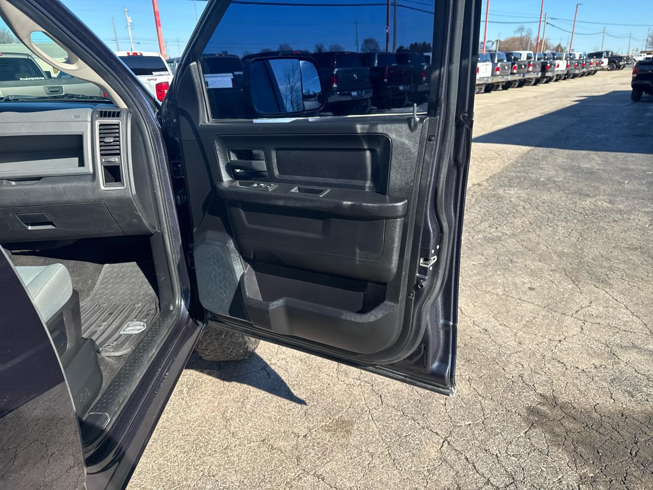 RAM 1500 4WD Crew Cab 149" Tradesman 2016