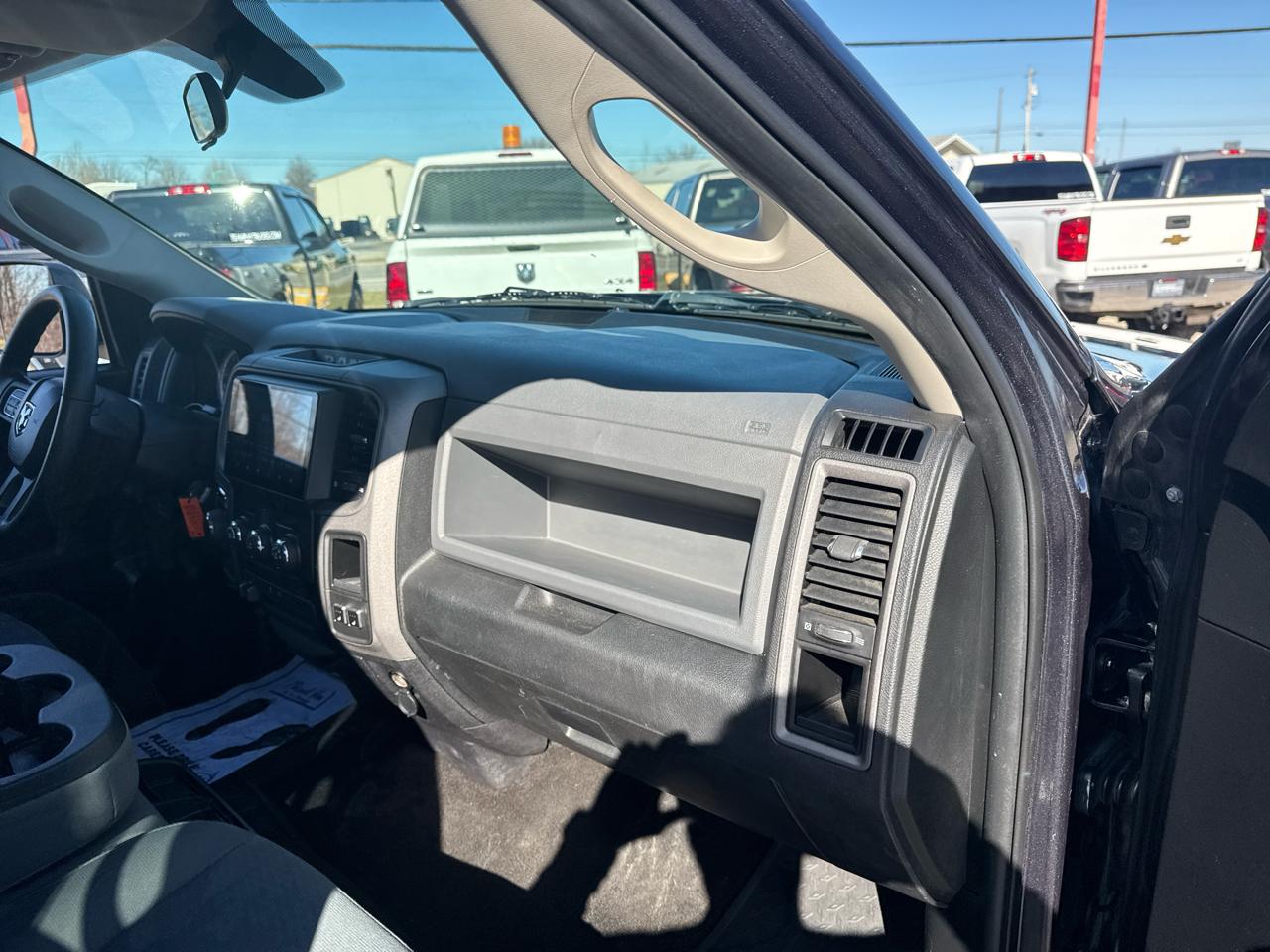 RAM 1500 4WD Crew Cab 149" Tradesman 2016