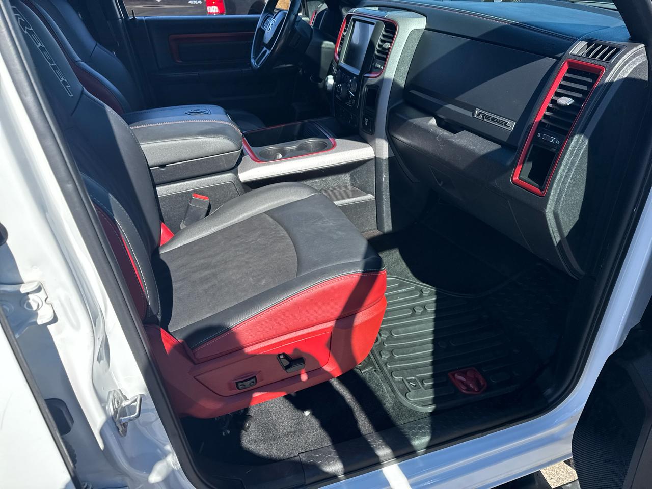 RAM 1500 Rebel 4x4 Crew Cab 5'7" Box 2017