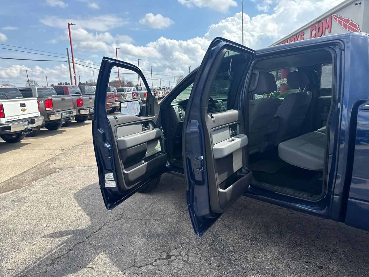 Ford F-150 4WD SuperCrew 145" XLT 2012