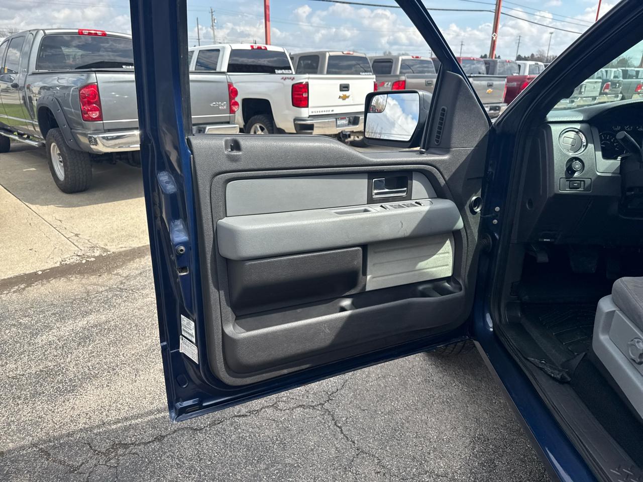 Ford F-150 4WD SuperCrew 145" XLT 2012