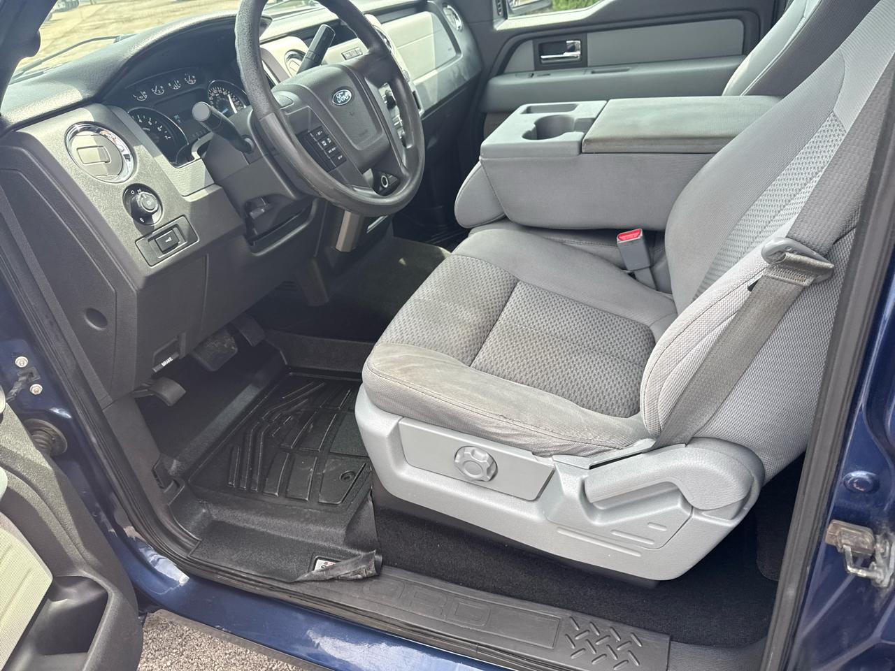 Ford F-150 4WD SuperCrew 145" XLT 2012